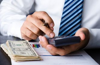 Czym różni się doradca finansowy od doradcy inwestycyjnego?