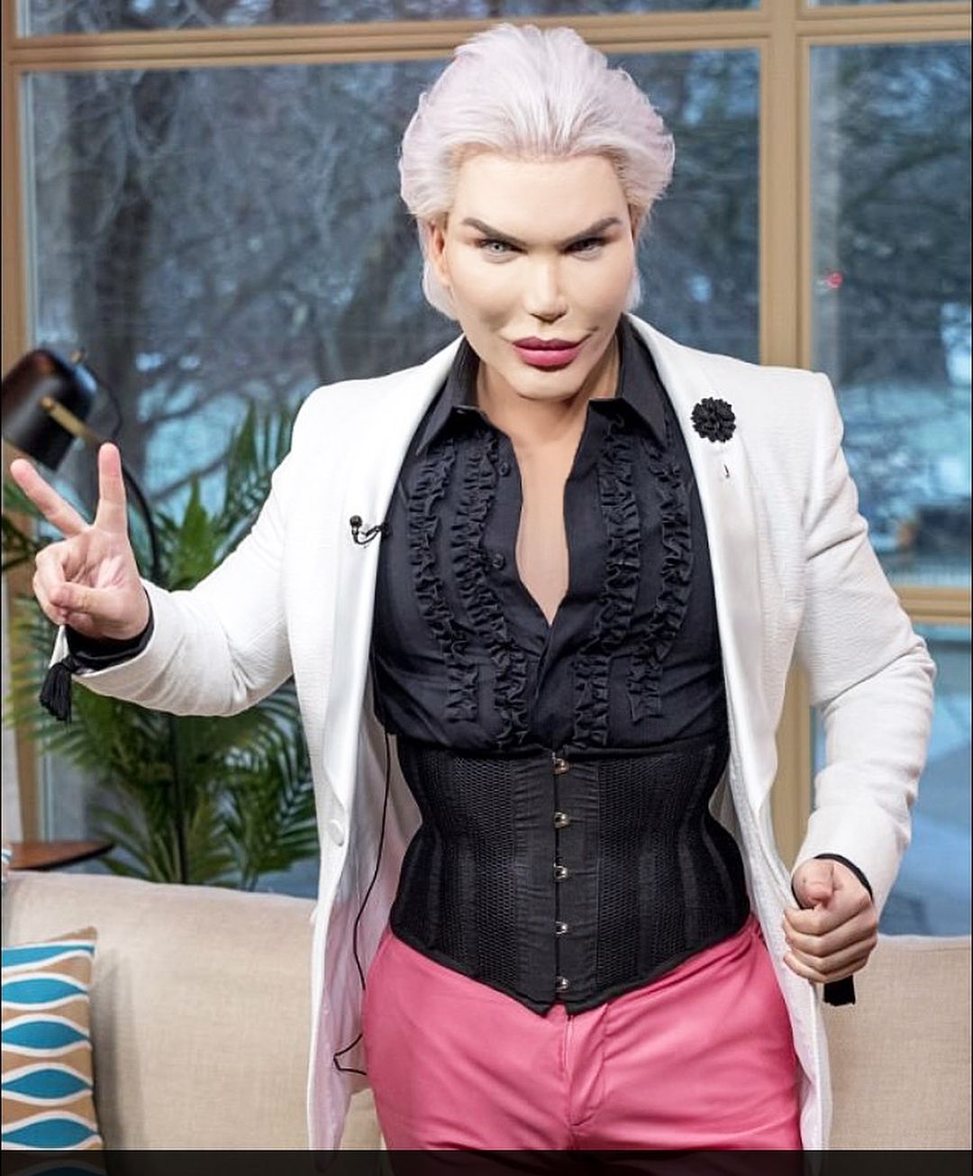 Rodrigo Alves - żywy Ken wyciął sobie cztery żebra