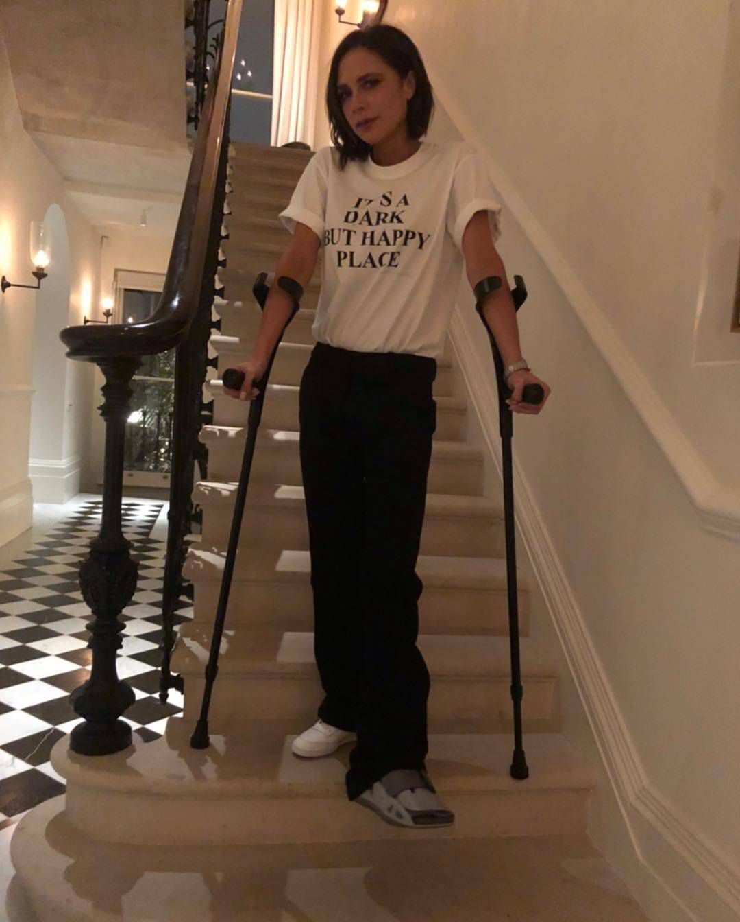 Victoria Beckham ma złamaną nogę