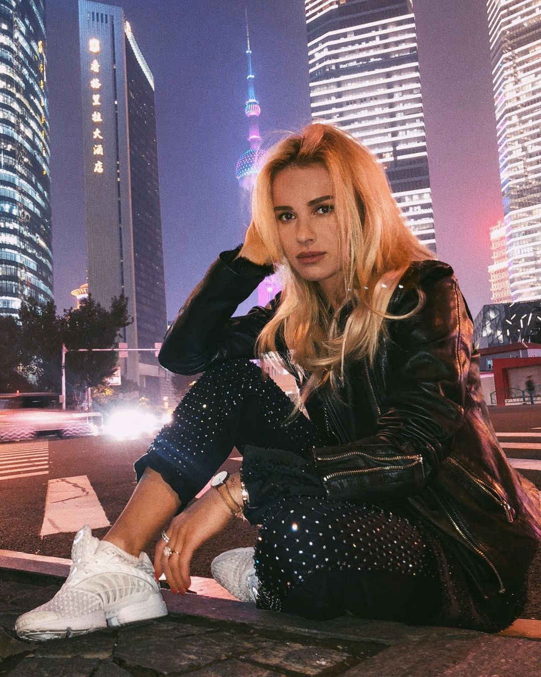 Maffashion w seksownej pozie