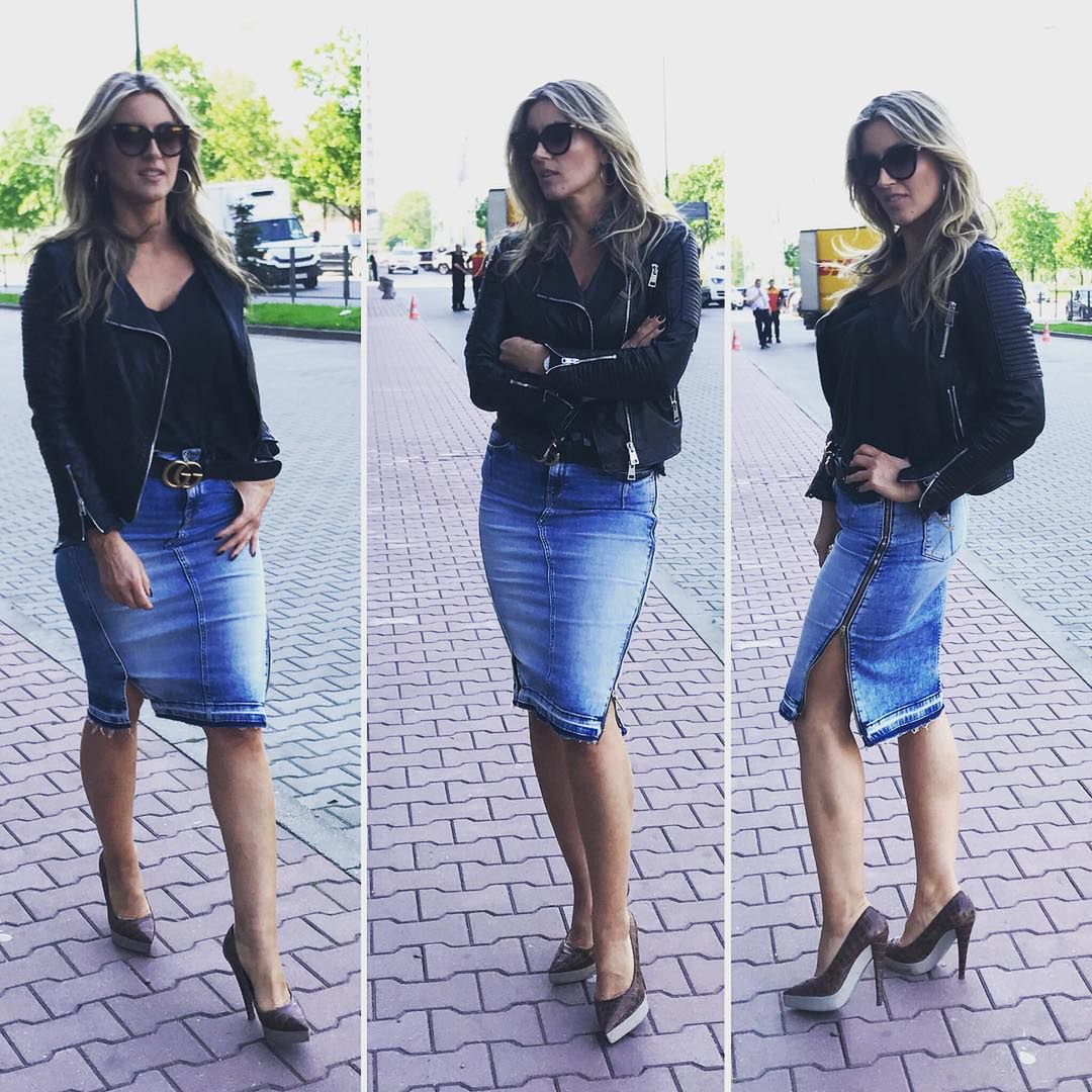 Karolina Szostak w jeansowej spódnicy i skórzanej ramonesce