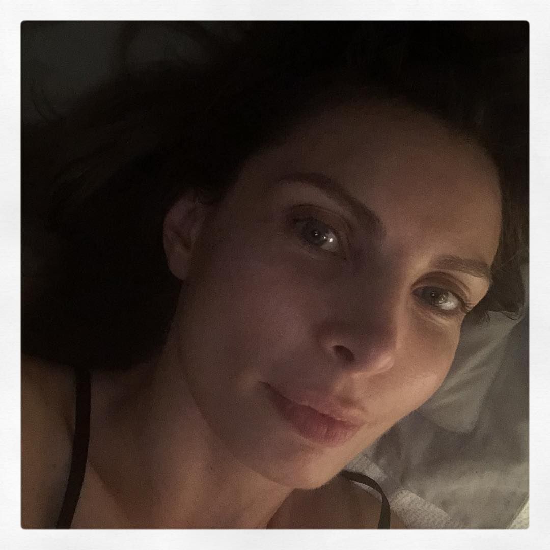 Agnieszka Dygant bez makijażu mówi z łózka dobranoc