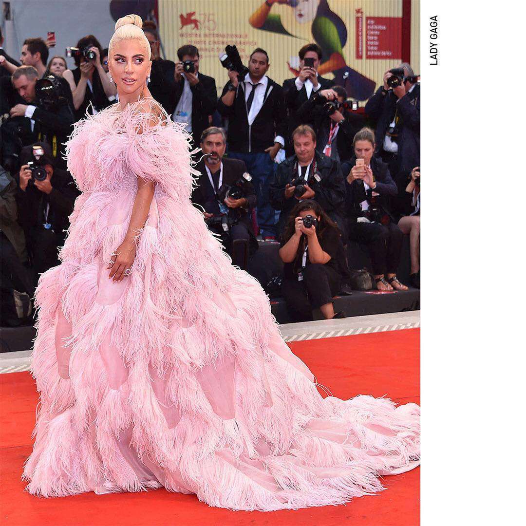 Lady Gaga na czerwonym dywanie w Wenecji