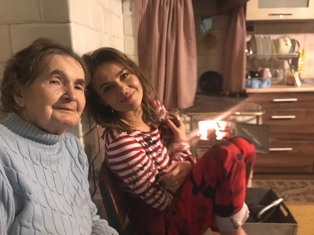Edyta Herbuś z babcią