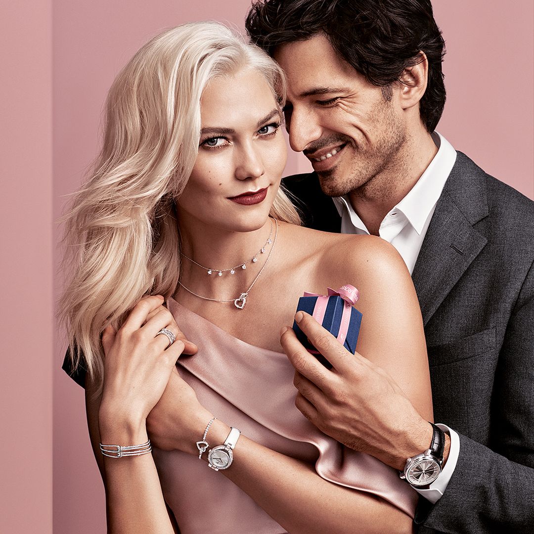 Karlie Kloss w walentynkowej reklamie biżuterii Swarovski