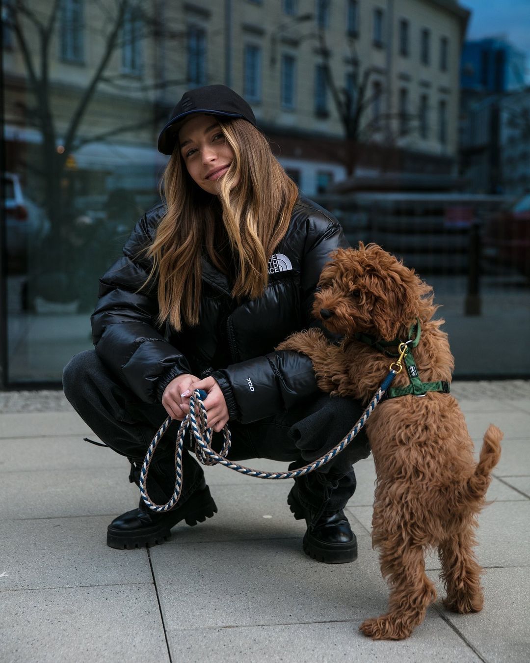 Julia Wieniawa z psem