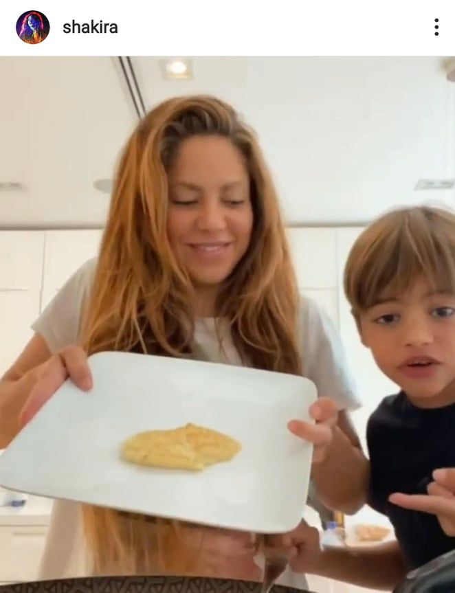 Shakira gotuje z synami