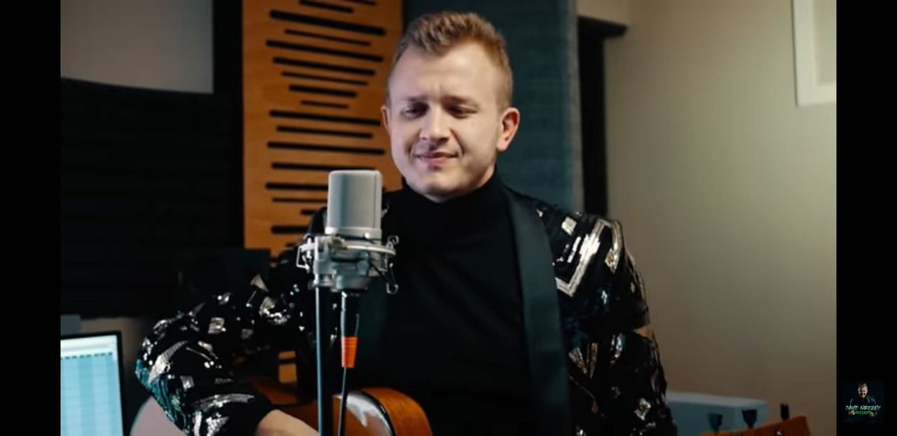 Dawid Narożny zaśpiewał Shallow