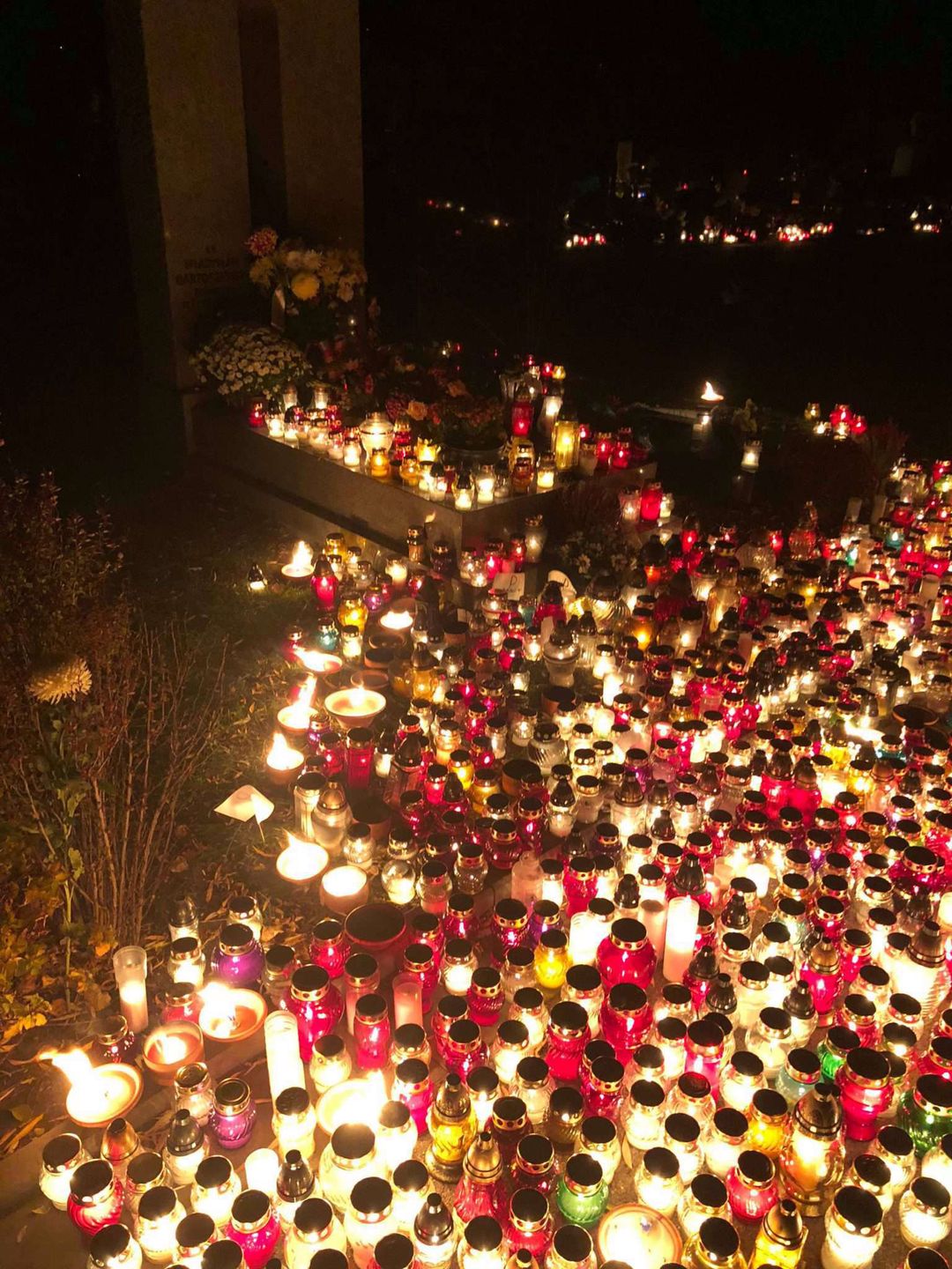 Grób Władysława Bartoszewskiego – 1 listopada