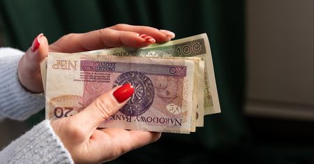 Zarobiła ćwierć miliona dzięki nadgodzinom. Kontrola w przedszkolu