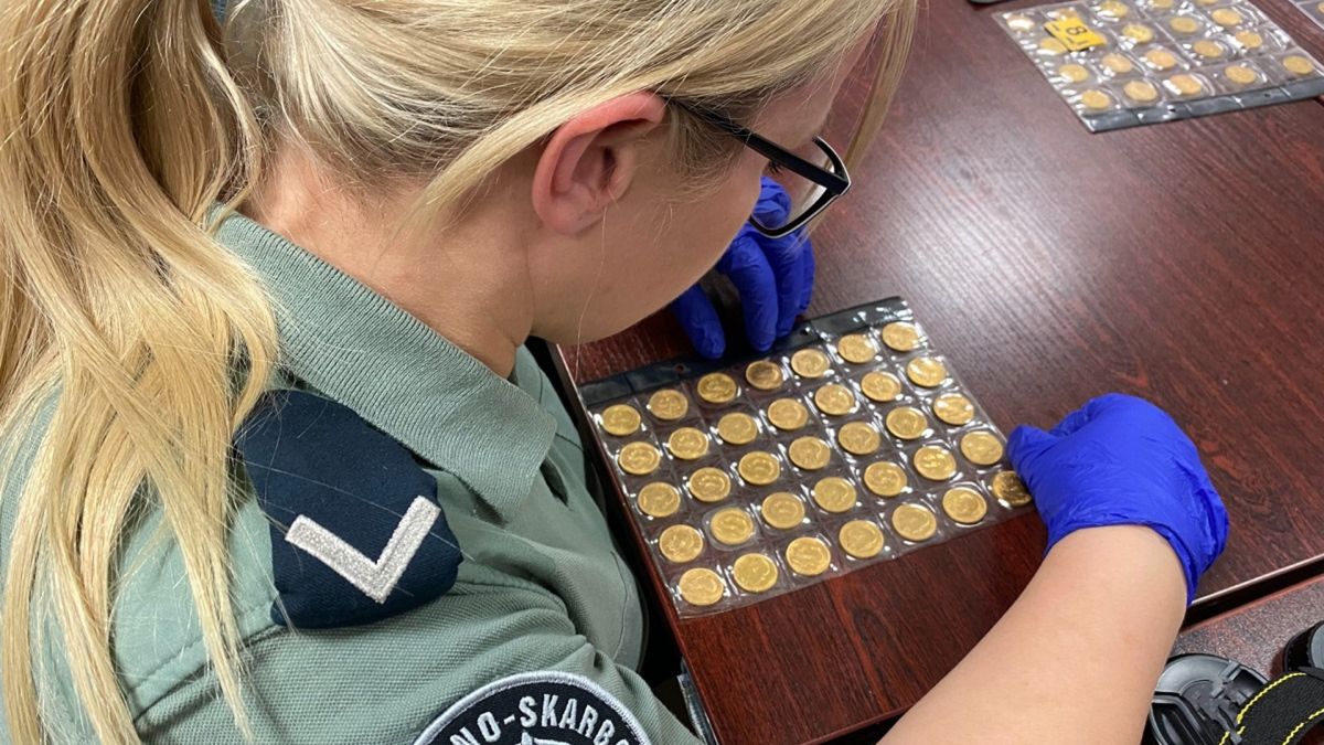 Ukrainka próbowała przemycić monety