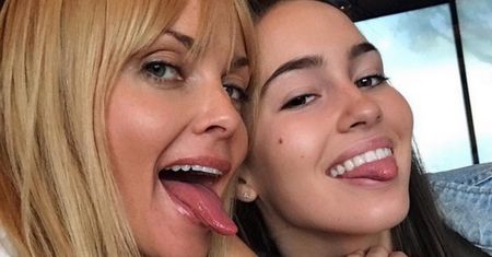 Izabella Scorupco świętuje 25. urodziny córki! Julia po raz pierwszy pokazała CHŁOPAKA! (ZDJĘCIA)