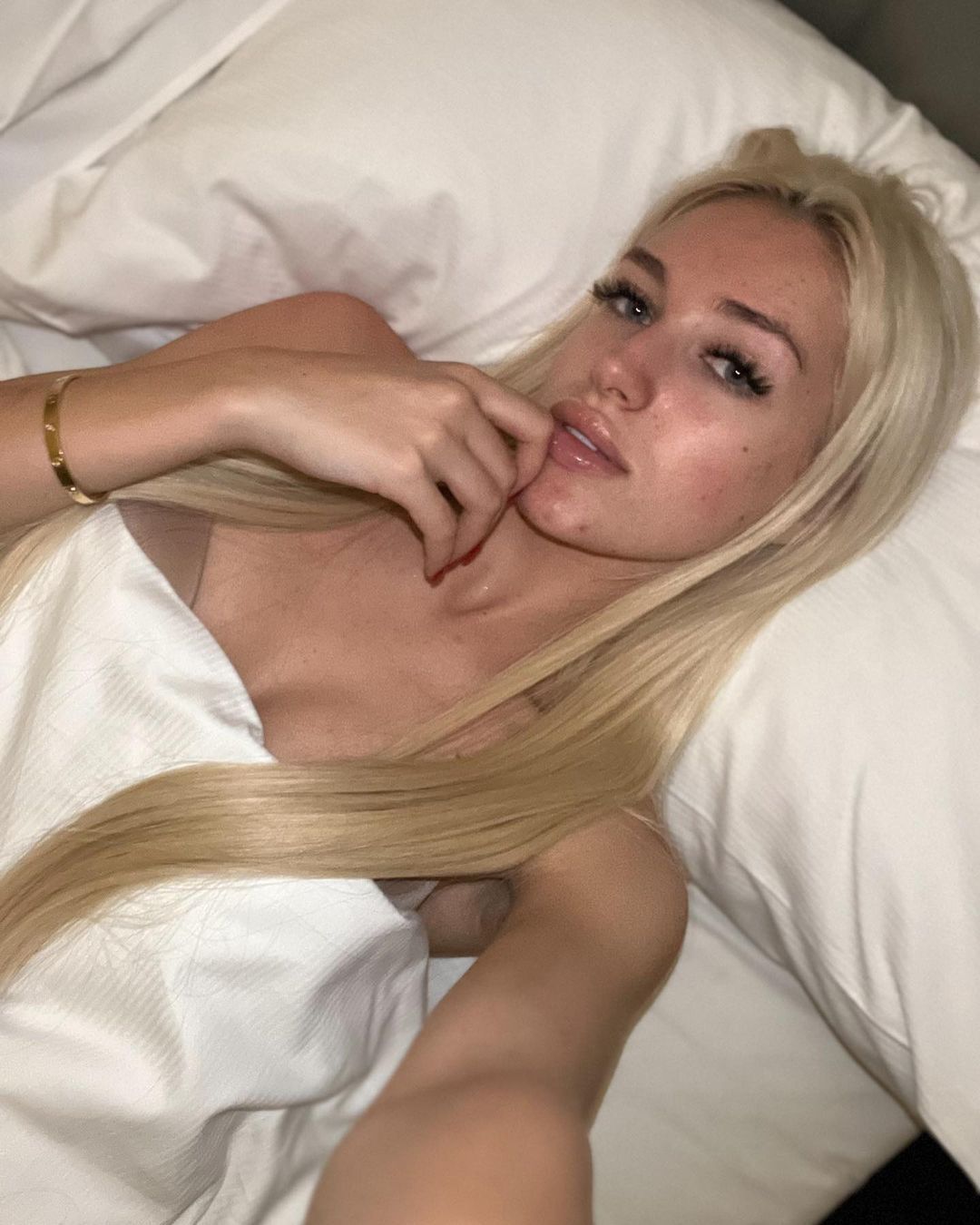 Caroline Derpienski w naturalnej odsłonie