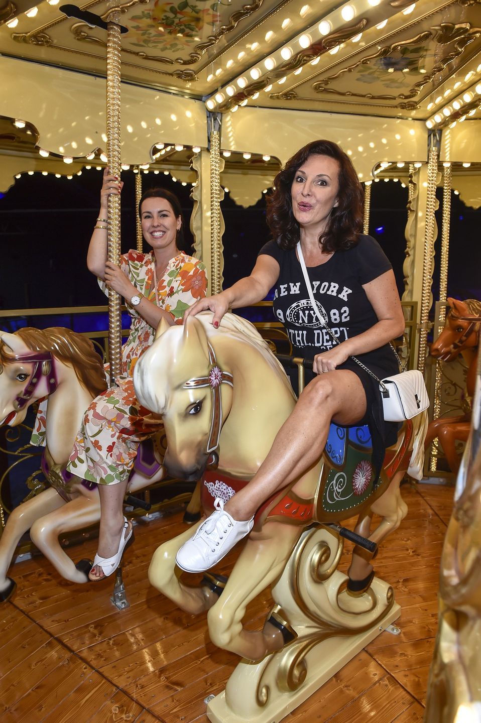 Małgorzata Kosik szaleje na karuzeli