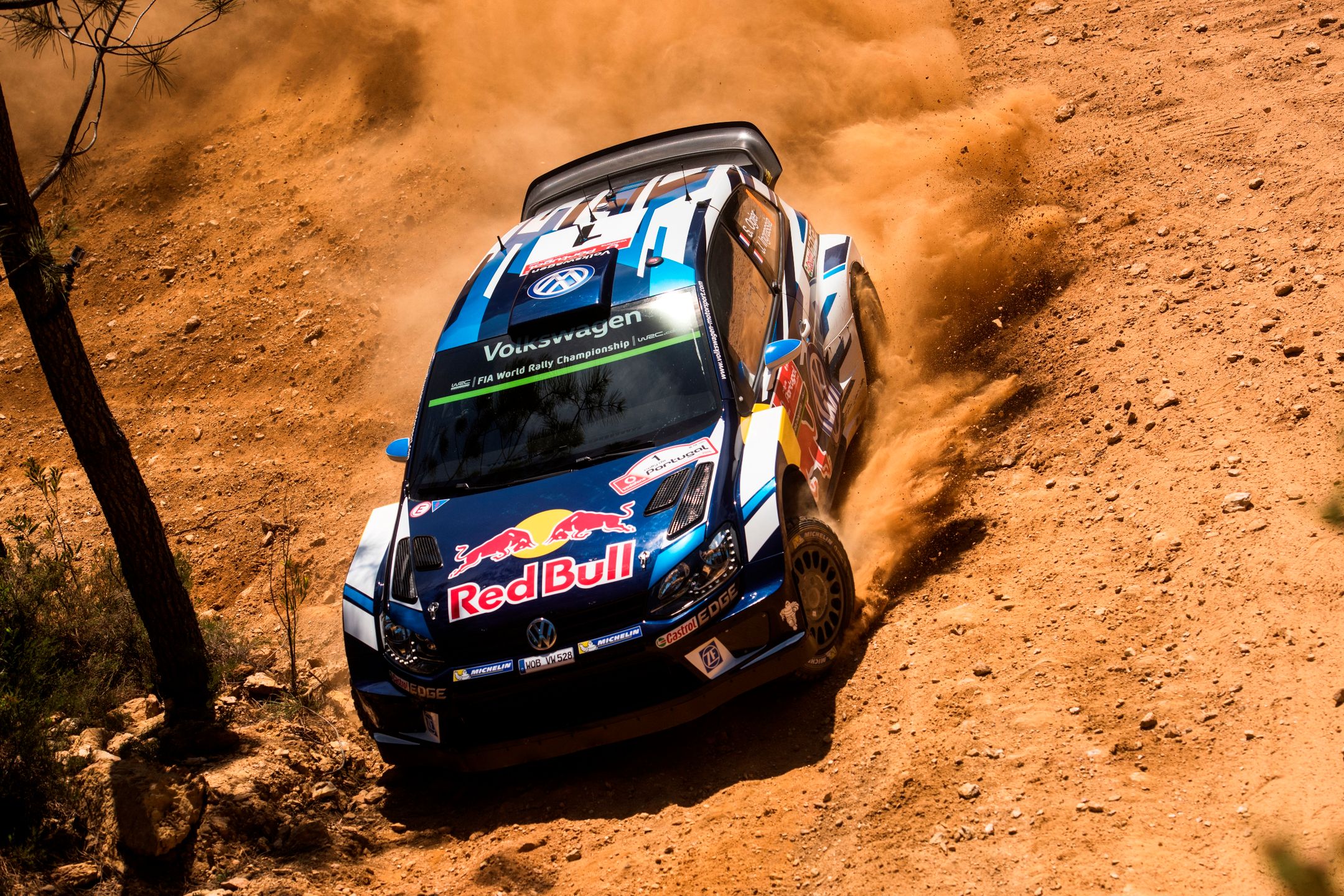 "Miałem drobne problemy przed startem i jestem szczęśliwy z mety" - skwitował krótko swój wynik Sebastien Ogier