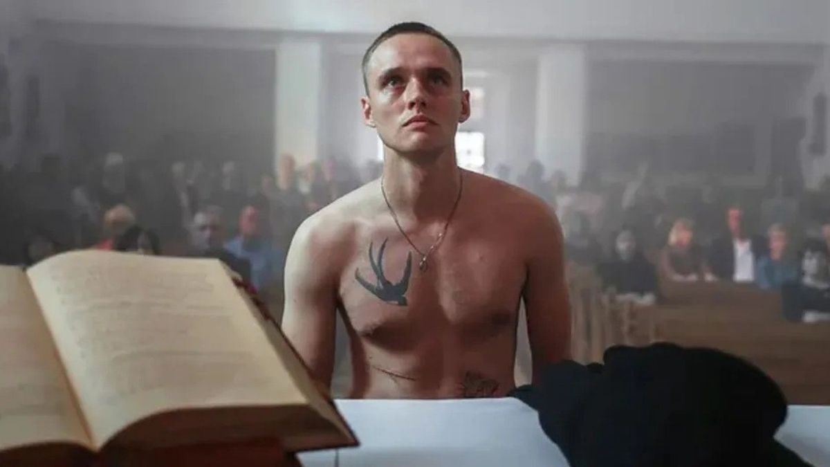 Bartosz Bielenia w filmie "Boże ciało"