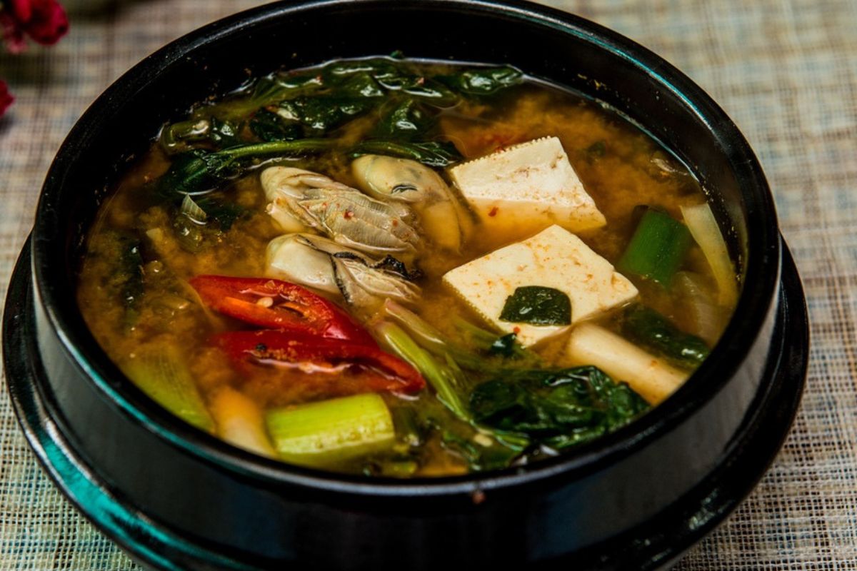 Zupa miso nazywana jest najzdrowszą na świecie