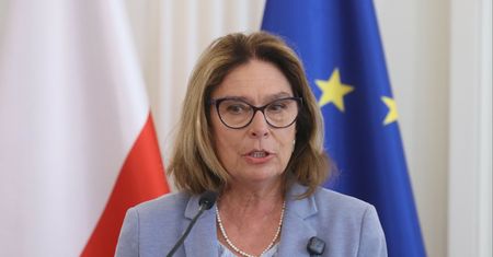 Umowa na 20 tys. zł na wizaż marszałek. Tak tłumaczy to Kancelaria