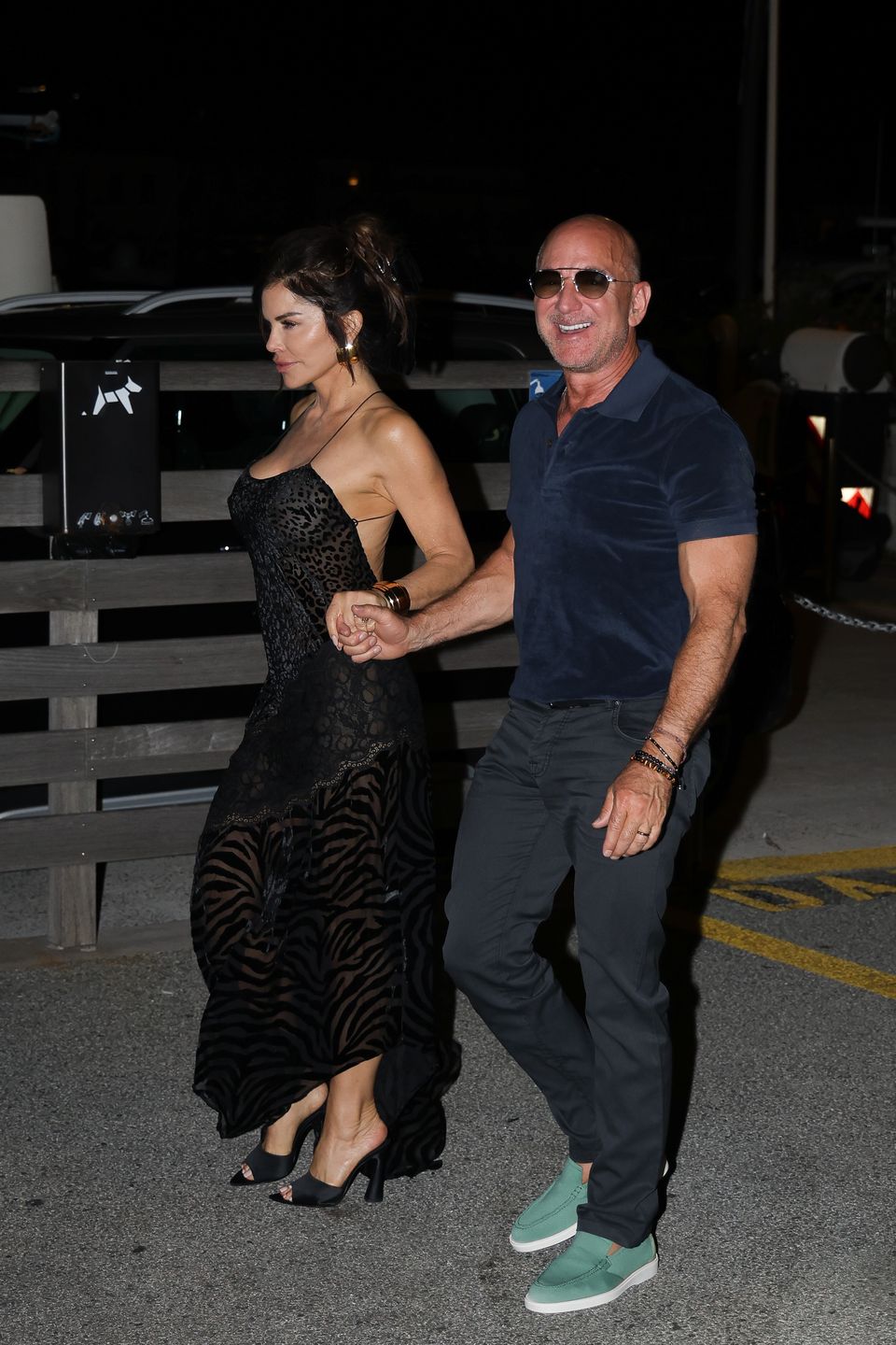 Lauren Sanchez paraduje w prześwitującej sukience w Saint Tropez