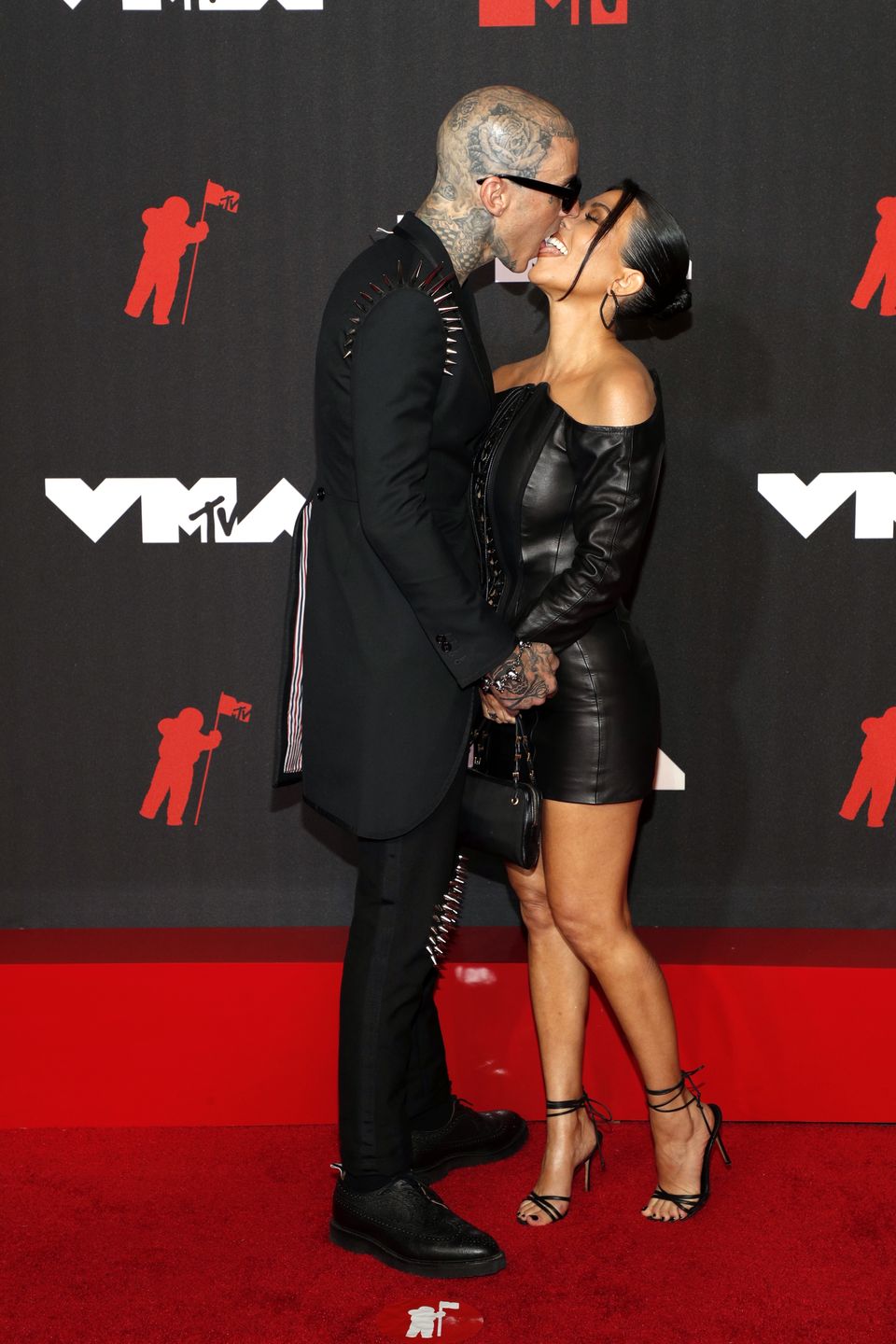 Kourtney Kardashian i Travis Barker na MTV VMA