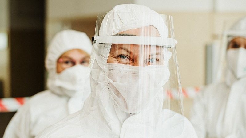 przyłbica maseczka stój ochronny covid koronawirus