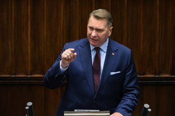 "Oburzający brak powściągliwości". Chcą ukarania Czarnka