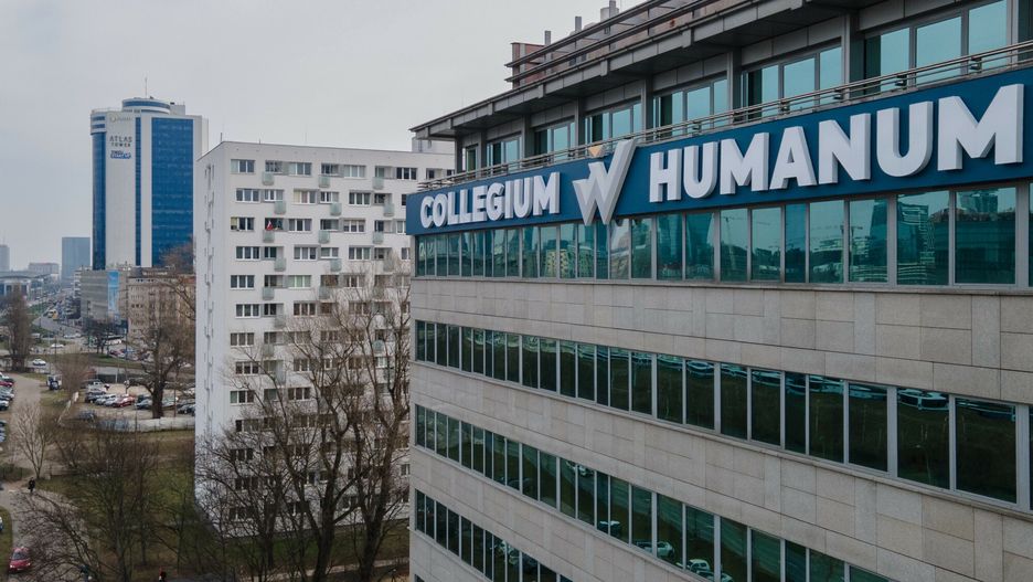 Kilkunastu polityków KO zdobyło dyplom MBA na Collegium Humanum