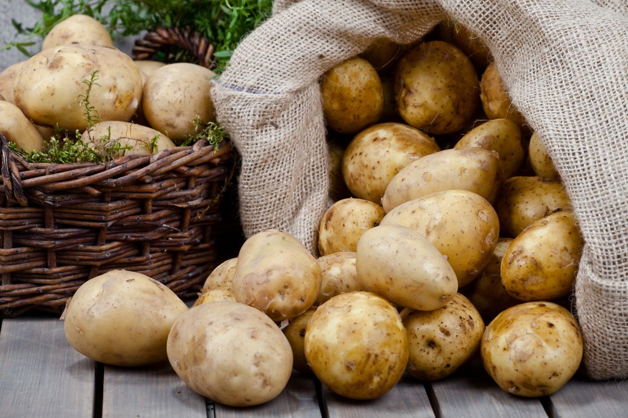 Potato sprouting hack: The simple fruit that keeps them fresh