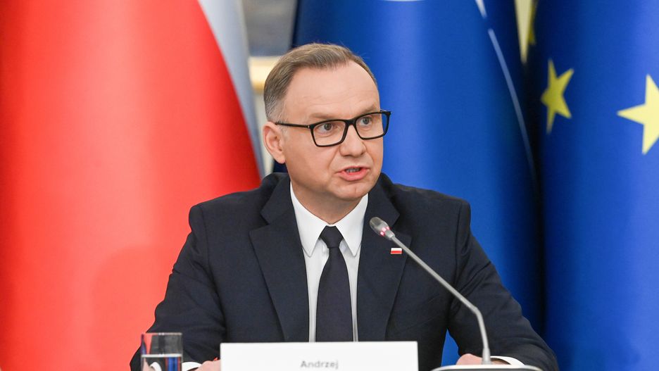 Warszawa, 18.06.2025. Prezydent RP Andrzej Duda na posiedzeniu Rady Bezpieczeństwa Narodowego w Pałacu Prezydenckim w Warszawie, 18 bm. Posiedzenie RBN dotyczyło bezpieczeństwa energetycznego państwa oraz prezentacji polskich priorytetów na nadchodzący Szczyt NATO w Hadze. (amb) PAP/Piotr Nowak