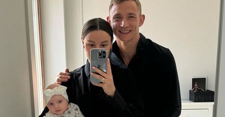 Rzeźniczakowie wstawili fotki z córką. W komentarzach przepychanka: "Urodziła sobie pani klona" vs. "Wykapany tata" (FOTO)