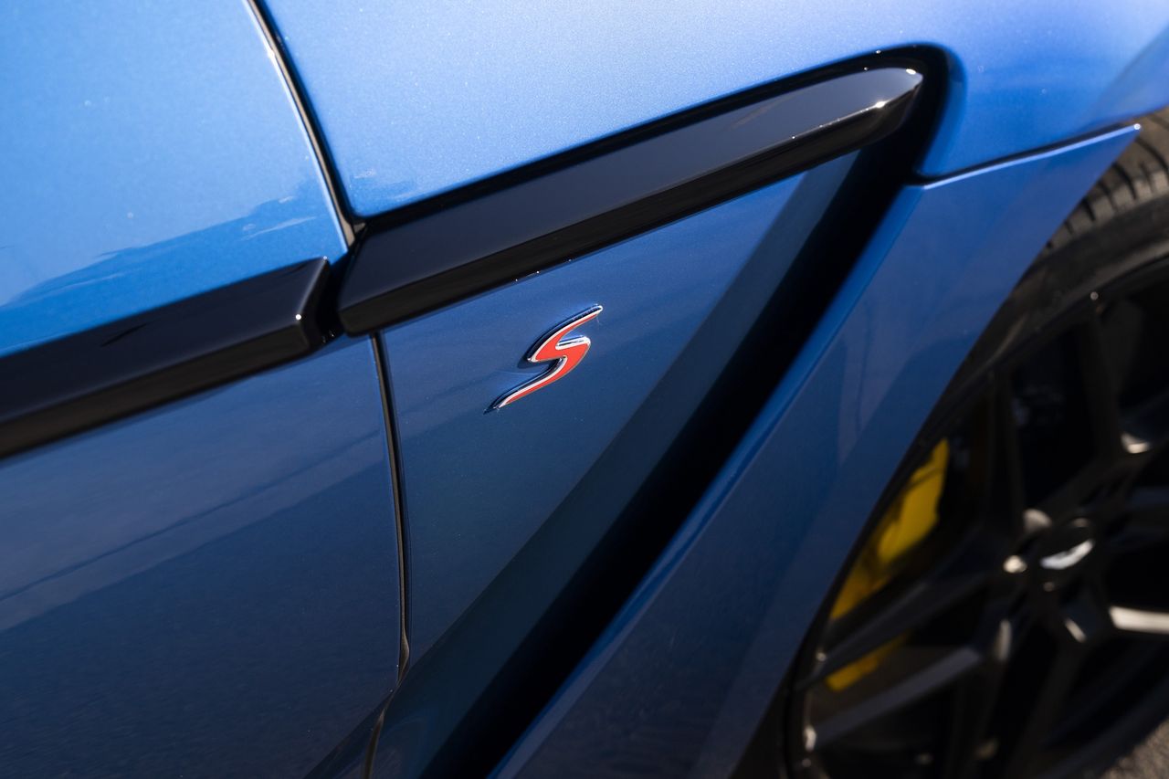 Aston Martin DBX S (2025)