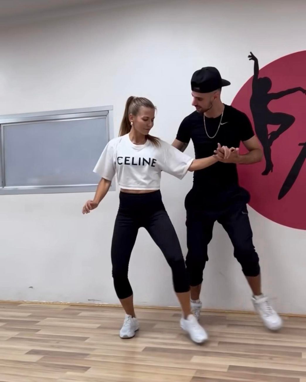 Anna Lewandowska podczas treningu bachaty