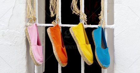 Modne buty na lato - espadryle. Jak i z czym je nosić?