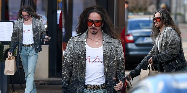 Michał Szpak cały w CEKINACH wybrał się po jedzenie na wynos. Potem odjechał luksusowym BMW (ZDJĘCIA)