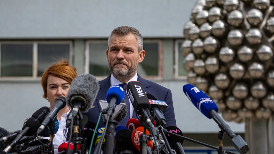Slovak President-elect Peter Pellegrini addresses the media following a visit to Prime Minister Fico, outside the F. D. Roosevelt University Hospital, where Slovak Prime Minister Robert Fico is being treated after being shot on 15 May, in Banska Bystrica, Slovakia, 16 May 2024. The Slovak government office on 15 May confirmed there had been an assassination attempt on Prime Minister Robert Fico following a meeting in the town of Handlova. According to Slovak Defence Minister Kalinak on 16 May, Fico was in stable but serious condition after surgery. EPA/MARTIN DIVISEK Dostawca: PAP/EPA.