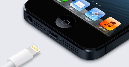 Apple raczej nie porzuci złącza Lightning w nowym smartfonie
