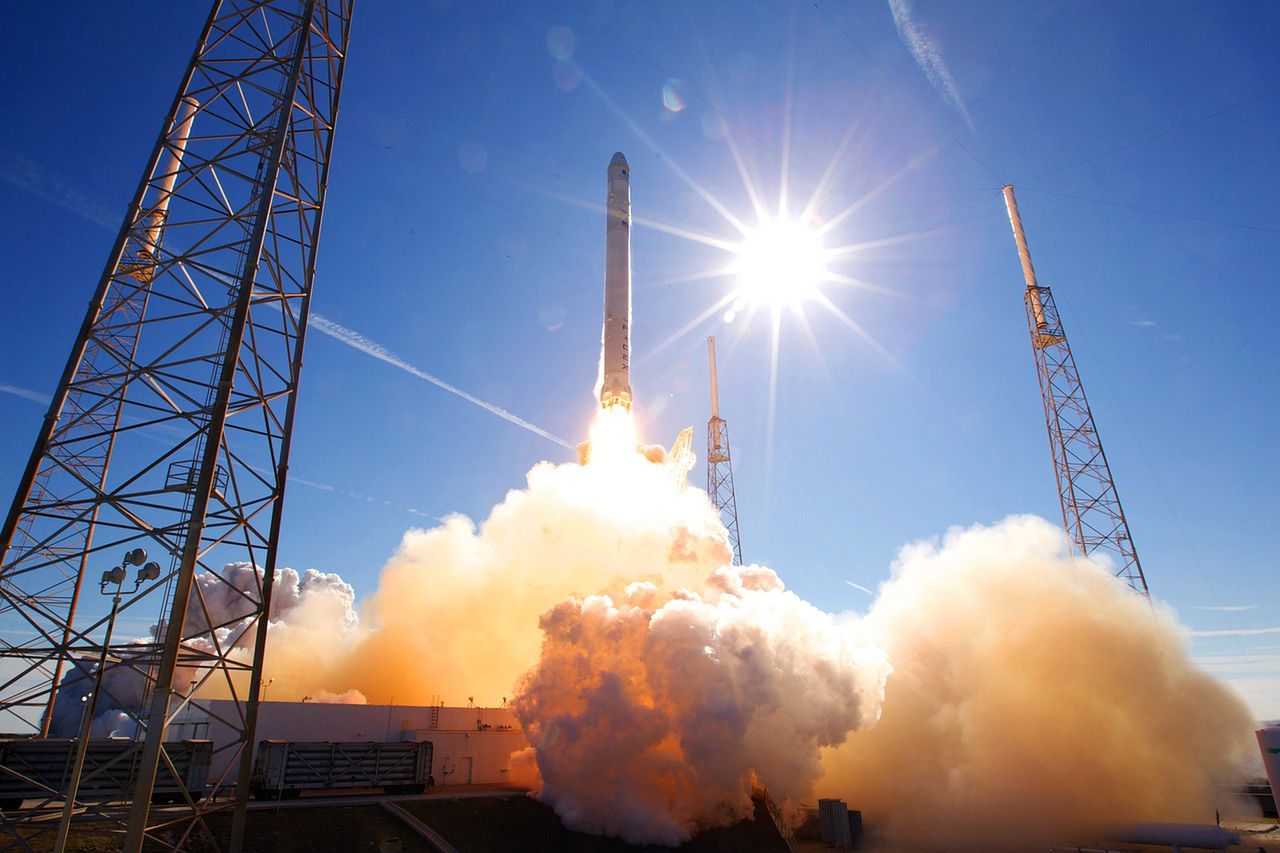 Odłamki rakiety SpaceX spadły na farmę w Waszyngtonie