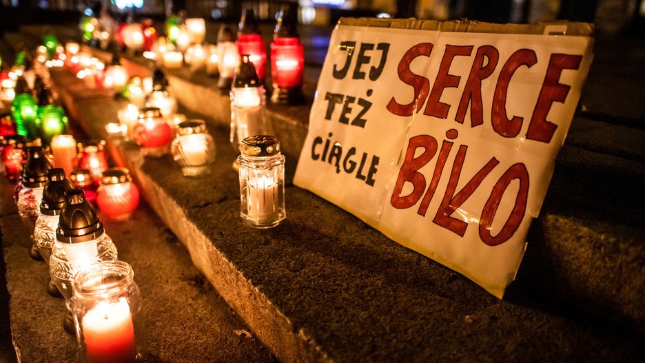 Demonstracja - Ani jednej wiecej! POZNAN. ZAKAZ ABORCJAPoznan 01.11.2021Demonstracja - Ani jednej wiecej! POZNAN. ZAKAZ ABORCJI ZABIJA! W sobote (30.10.2021) radczyni prawna Jolanta Budzowska, poinformowala o pierwszej potwierdzonej ofierze smiertelnej zeszlorocznego wyroku TK.Pacjentka w 22 tygodniu ciazy trafila do szpitala z  bezwodziem. Lekarze czekali na obumarcie plodu. Czekali, az serce plodu przestanie bic. Pacjentka zmarla na wstrzas septyczny.,Image: 640966896, License: Rights-managed, Restrictions: , Model Release: no, Credit line: Marek Lapis / ForumMarek Lapis / ForumABORCJA, PIEKLO KOBIET, ANTYABORCJA, ZAKAZ ABORCJI, PRAWA KOBIET, KOBIETA, PROTEST KOBIET, STRAJK KOBIET, POZNAN, WYROK TRYBUNALU KO STYTUCYJNEGO ABORCJA, DZIECKO, WOLNOSC WYBORU, PRAWA, category_code_pol