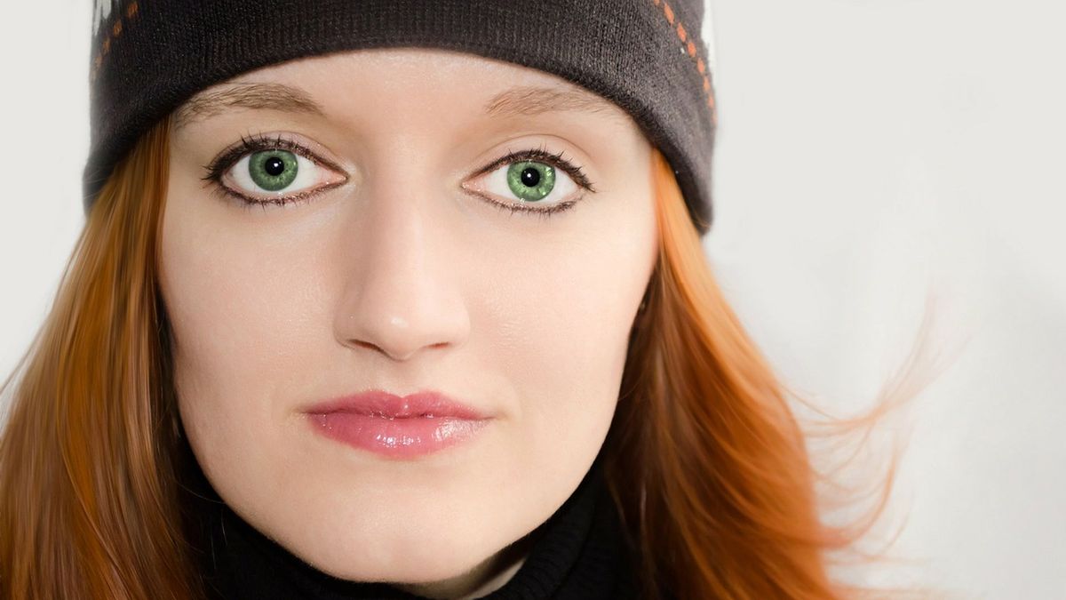 Jesień to typ urody, w którym przeważają barwy ciepłe.