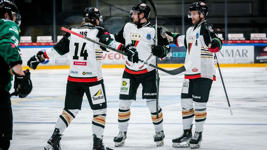 Radość hokeistów GKS Tychy [foto: Łukasz Długosz]