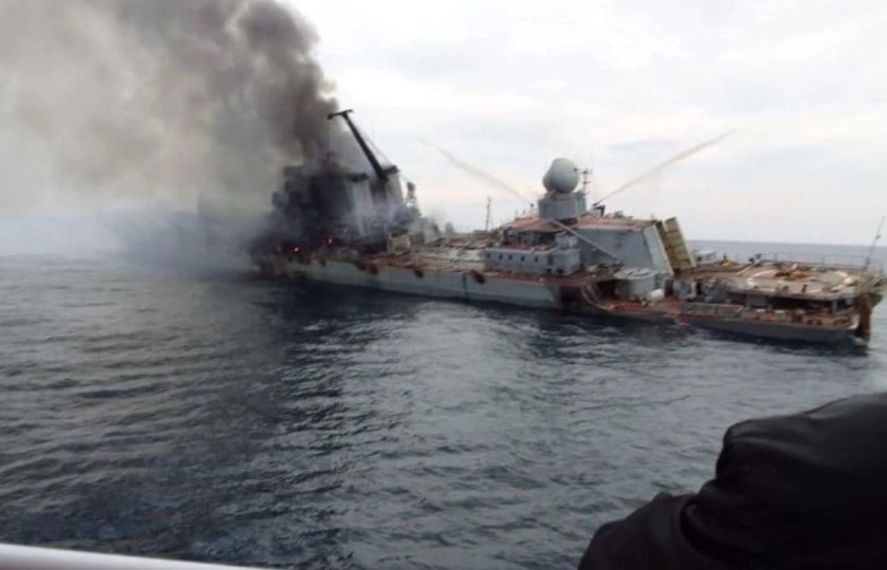 The loss of the cruiser "Moskwa" by Russia was merely a sign that the Black Sea Fleet is not safe in the Black Sea.