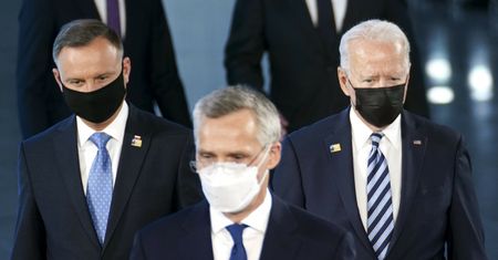 Andrzej Duda weźmie udział w telekonferencji z Joe Bidenem. O 17 narada przywódców UE i NATO