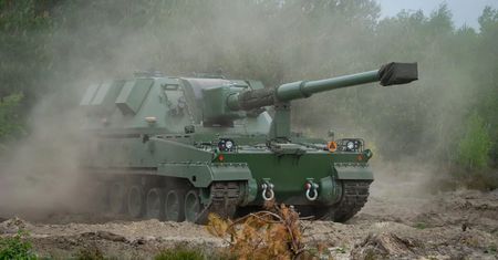 Ciężkie walki pod Bachmutem. Krab eliminuje rosyjski czołg