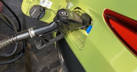 Ropa zaczęła tanieć. Niestety nie widać tego na stacjach