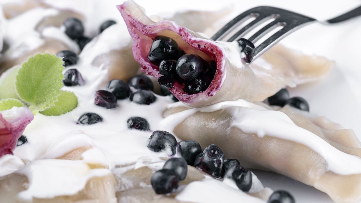 Zaczyna się sezon na pierogi z jagodami.