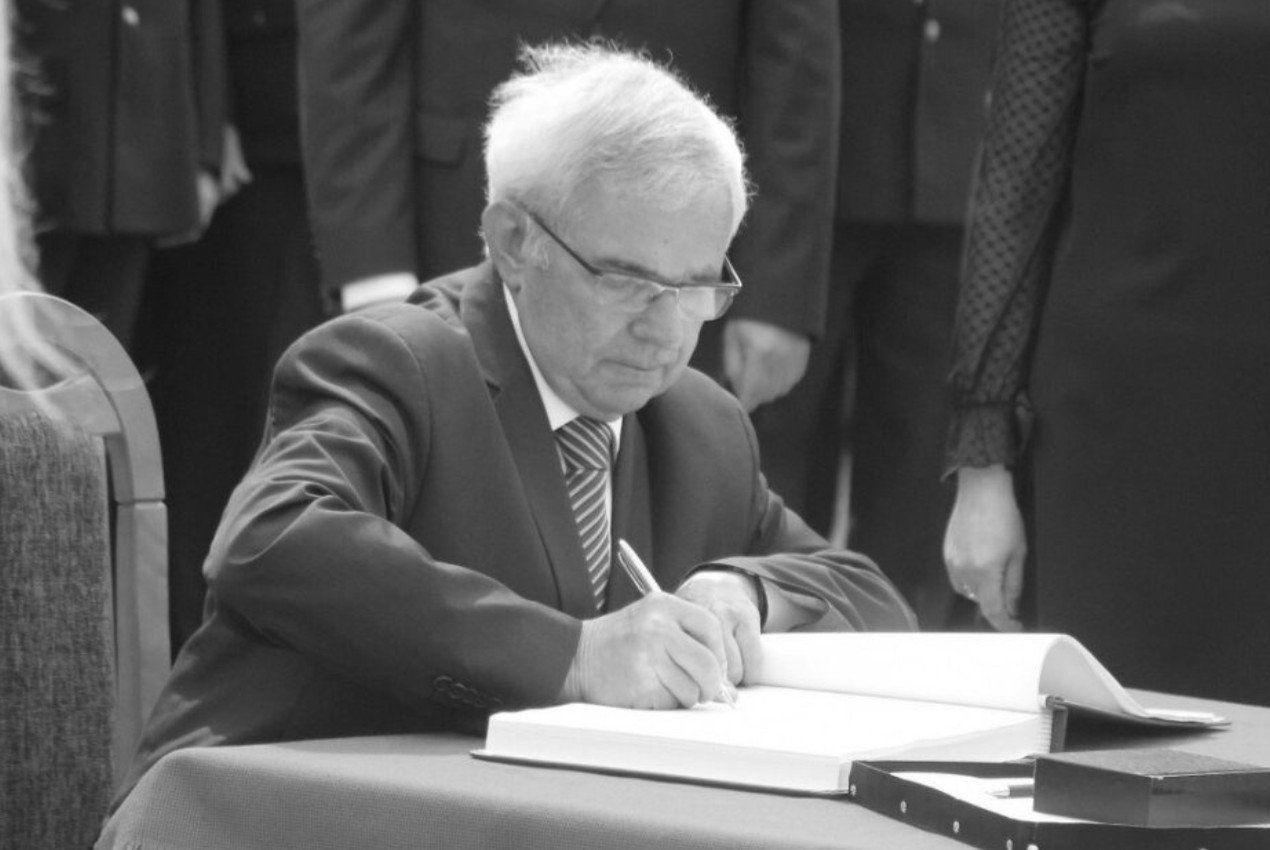 Krzysztof Kaczmarek (1954-2025) był wicestarostą krotoszyńskim (1998-2014) i sekretarzem powiatu krotoszyńskiego (2015-2021)