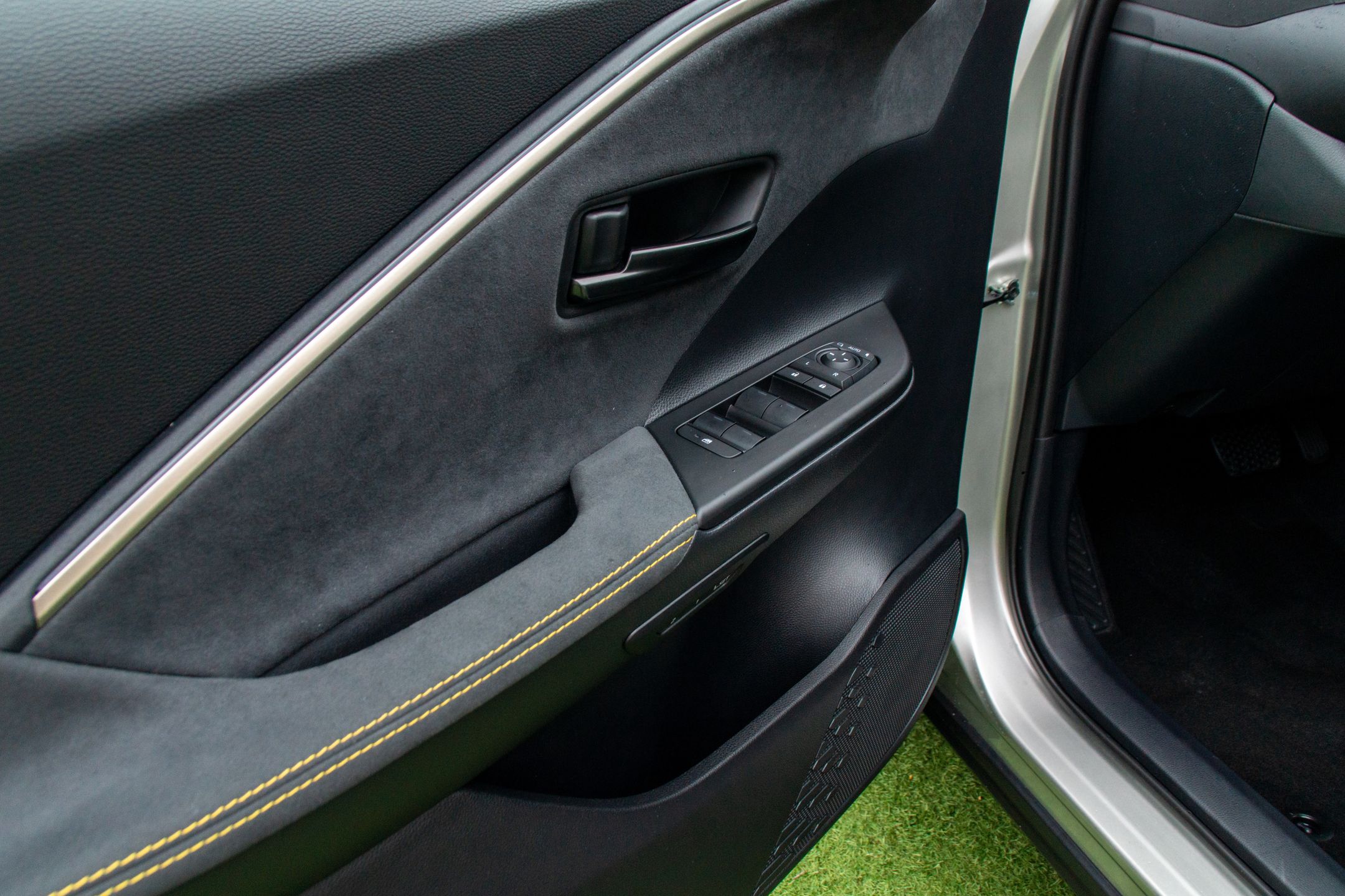 Toyota C-HR PHEV 2024