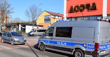 Potrącenie 17-latki na przejściu dla pieszych. Kierowca Citroena nie ustąpił jej pierwszeństwa