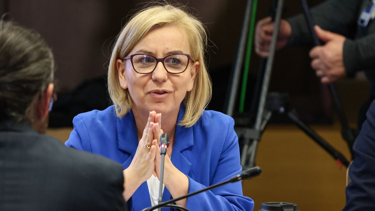  Minister klimatu i środowiska Paulina Hennig-Kloska
