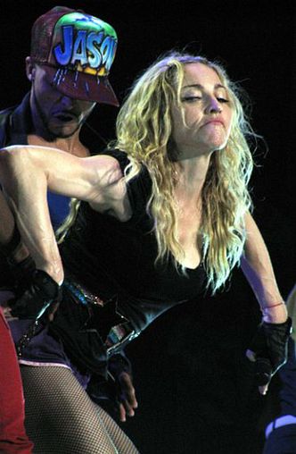 Dlaczego Madonna wygląda jak robot?